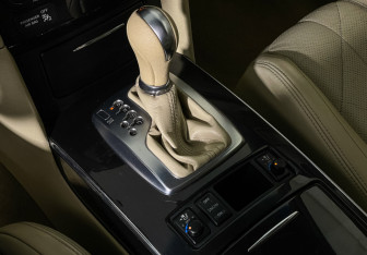 Подержанный автомобиль Infiniti FX 2009 года (18 фото)