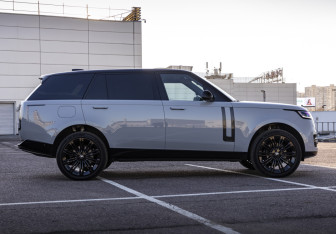 Подержанный автомобиль Land Rover Range Rover 2024 года (5 фото)