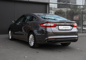 Подержанный автомобиль Ford Mondeo Sedan 2016 года (7 фото)