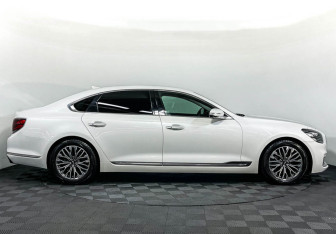 Подержанный автомобиль Kia K900 2019 года (4 фото)