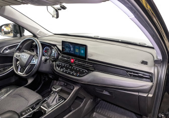 Подержанный автомобиль Москвич 3 2023 года (14 фото)