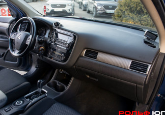 Подержанный автомобиль Mitsubishi Outlander 2014 года (7 фото)