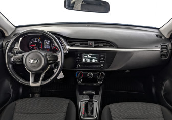 Подержанный автомобиль Kia Rio Hatchback 2021 года (13 фото)