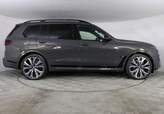 Новый BMW X7 2025 (6 фото)