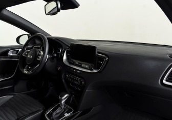 Подержанный автомобиль Kia Ceed Wagon 2021 года (10 фото)