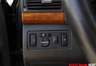 Подержанный автомобиль Toyota Avensis Sedan 2006 года (13 фото)