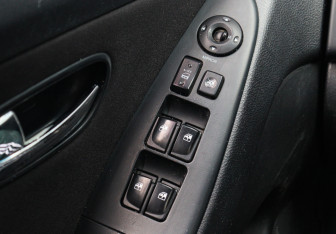 Подержанный автомобиль Hyundai Elantra Sedan 2010 года (11 фото)