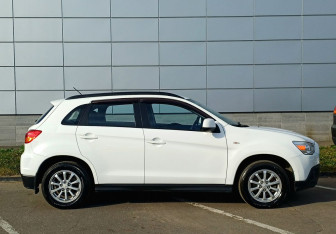 Подержанный автомобиль Mitsubishi ASX 2012 года (4 фото)