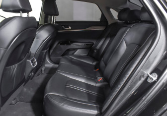 Подержанный автомобиль Kia K5 2021 года (11 фото)