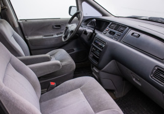 Подержанный автомобиль Honda Shuttle Compactvan 1998 года (9 фото)