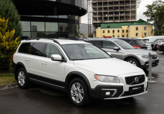 Подержанный автомобиль Volvo XC70 2014 года (2 фото)