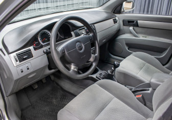 Подержанный автомобиль Chevrolet Lacetti Sedan 2009 года (13 фото)