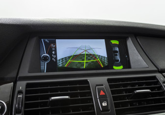 Подержанный автомобиль BMW X6 2012 года (15 фото)