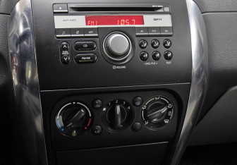 Подержанный автомобиль Suzuki SX4 Hatchback 2014 года (18 фото)