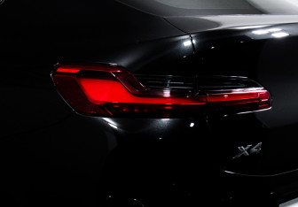 Подержанный автомобиль BMW X4 2022 года (16 фото)