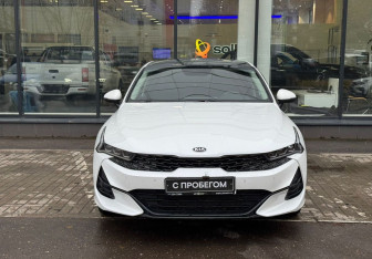 Подержанный автомобиль Kia K5 2020 года (2 фото)