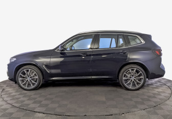 Подержанный автомобиль BMW X3 2024 года (8 фото)