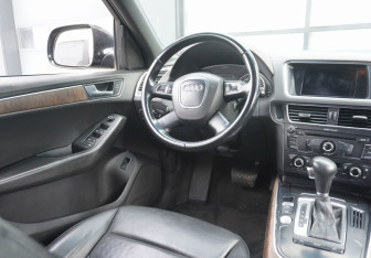 Подержанный автомобиль Audi Q5 2012 года (13 фото)