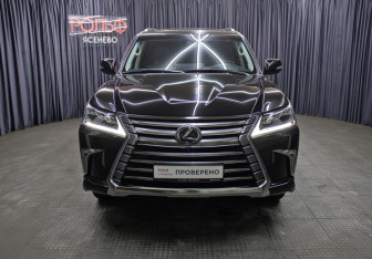 Подержанный автомобиль Lexus LX 2021 года (2 фото)