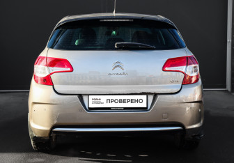 Подержанный автомобиль Citroen C4 Hatchback 2011 года (5 фото)