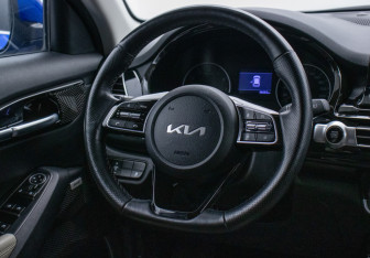 Подержанный автомобиль Kia Seltos 2022 года (15 фото)