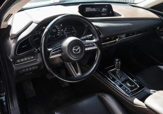 Подержанный автомобиль Mazda CX-30 2021 года (13 фото)