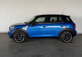 Подержанный автомобиль MINI Countryman 2010 года (8 фото)