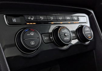 Подержанный автомобиль Volkswagen Tiguan 2018 года (26 фото)