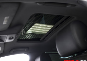 Подержанный автомобиль Volkswagen Touareg 2004 года (12 фото)