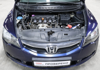 Подержанный автомобиль Honda Civic Sedan 2010 года (9 фото)