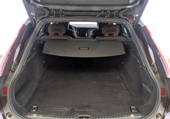 Подержанный автомобиль Volvo V90 Cross Country 2021 года (10 фото)