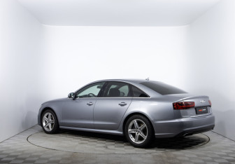 Подержанный автомобиль Audi A6 Sedan 2015 года (7 фото)