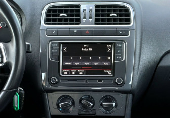 Подержанный автомобиль Volkswagen Polo Sedan 2018 года (14 фото)