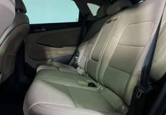 Подержанный автомобиль Hyundai Tucson 2016 года (10 фото)