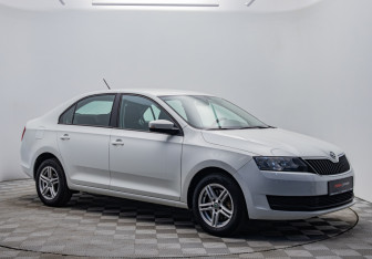 Подержанный автомобиль Skoda Rapid Liftback 2018 года (7 фото)