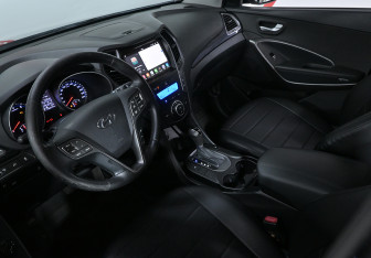 Подержанный автомобиль Hyundai Santa Fe 2014 года (7 фото)