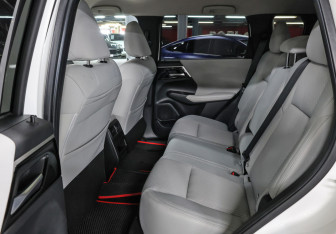 Подержанный автомобиль Mitsubishi Outlander 2022 года (12 фото)