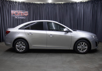 Подержанный автомобиль Chevrolet Cruze Sedan 2014 года (4 фото)
