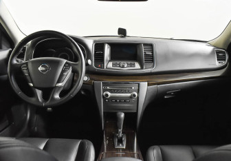 Подержанный автомобиль Nissan Teana 2013 года (10 фото)