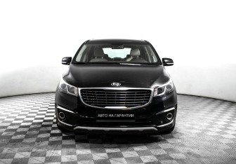 Подержанный автомобиль Kia Carnival 2017 года (2 фото)