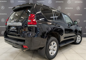 Подержанный автомобиль Toyota Land Cruiser Prado 2021 года (5 фото)