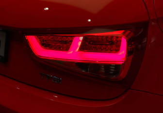 Подержанный автомобиль Audi A1 2014 года (24 фото)