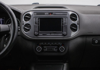 Подержанный автомобиль Volkswagen Tiguan 2012 года (14 фото)