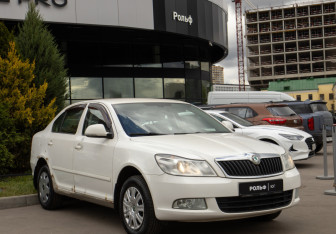 Подержанный автомобиль Skoda Octavia Liftback 2011 года (2 фото)