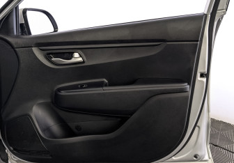 Подержанный автомобиль Kia Rio Hatchback 2019 года (25 фото)