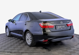Подержанный автомобиль Toyota Camry Sedan 2015 года (7 фото)