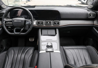 Подержанный автомобиль Jaecoo J8 2024 года (15 фото)