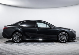 Подержанный автомобиль Toyota Camry Sedan 2026 года (4 фото)