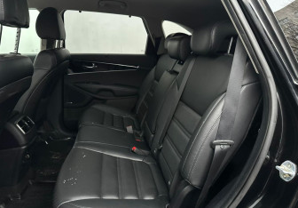 Подержанный автомобиль Kia Sorento 2018 года (10 фото)