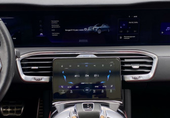 Подержанный автомобиль Hongqi E-HS9 2021 года (14 фото)